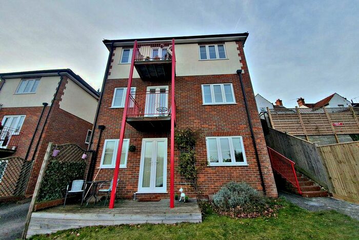 1 Bedroom Flat To Rent In Bethune Court, High Wycombe, HP12