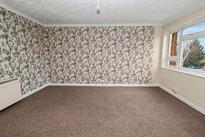 2 Bedroom Flat To Rent In Summerlands Road, Fair Oak, Eastleigh, SO50