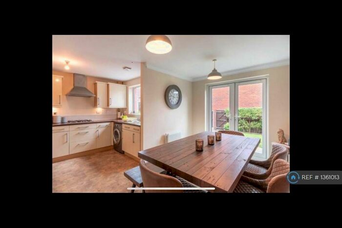 3 Bedroom Terraced House To Rent In Scotsman Drive, Doncaster, DN5