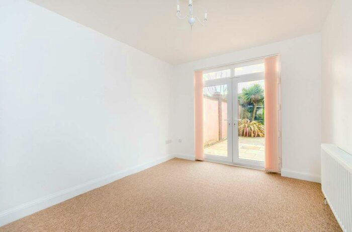 3 Bedroom House To Rent In Stokes Road, Shirley, Croydon, CR0