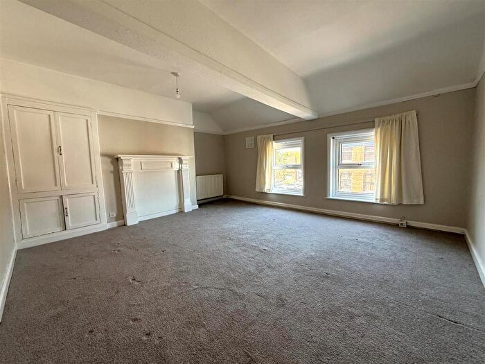 2 Bedroom Flat To Rent In Churchgate, Retford, DN22