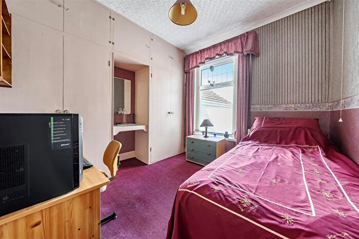 3 Bedroom Terraced House For Sale In Lakefield Place, Llanelli, SA15