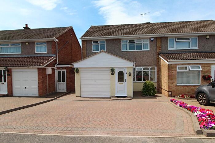 3 Bedroom Semi-Detached House For Sale In The Bridle, Glen Parva, Leicester, LE2