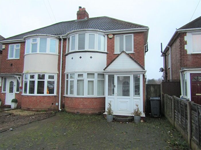 3 Bedroom Semi-Detached House To Rent In Mildenhall Road, Birmingham, B42