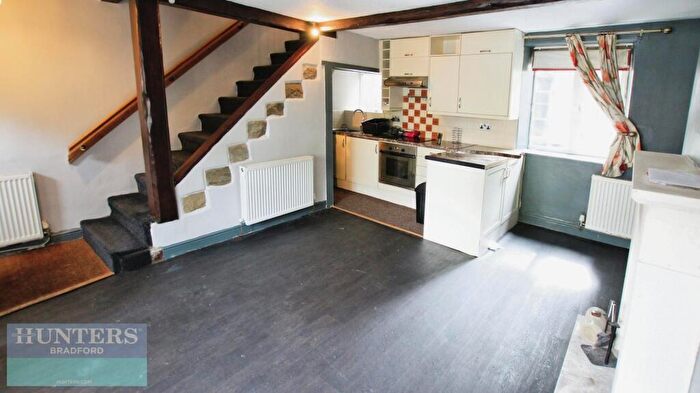 2 Bedroom Cottage To Rent In Cranford Place, Wilsden, Bradford, BD15