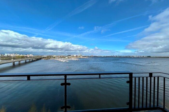 2 Bedroom Flat To Rent In Ferry Court, Caerdydd, CF11