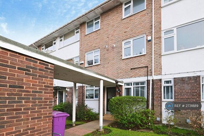 3 Bedroom Maisonette To Rent In Eton Court, Liverpool, L18