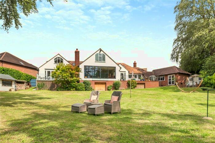 6 Bedroom Detached House For Sale In Larkfield Road, Farnham, Surrey, GU9