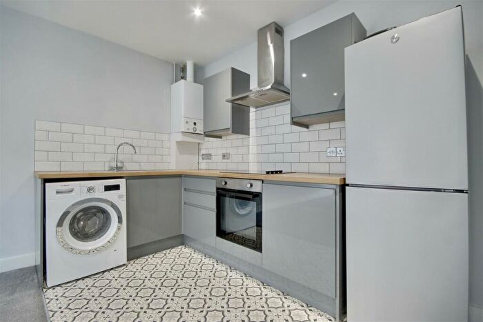 2 Bedroom Flat To Rent In Old Commercial Road, Portsmouth, PO1