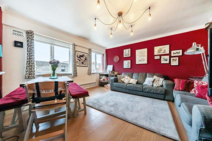 2 Bedroom Apartment For Sale In Deptford High Street, SE8