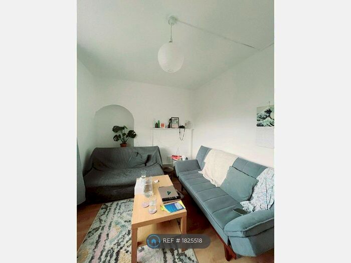 2 Bedroom Flat To Rent In Cromarty House, London, E1