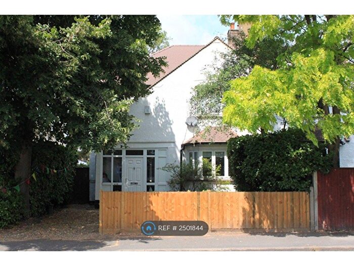 4 Bedroom Semi-Detached House To Rent In Worple Road, London, SW20