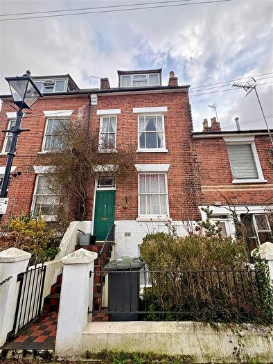 1 Bedroom Flat To Rent In Parchment Street, Winchester, SO23