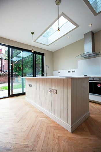 8 Bedroom Semi-Detached House To Rent In Lees Hall Crescent, Manchester, Greater Manchester, M14