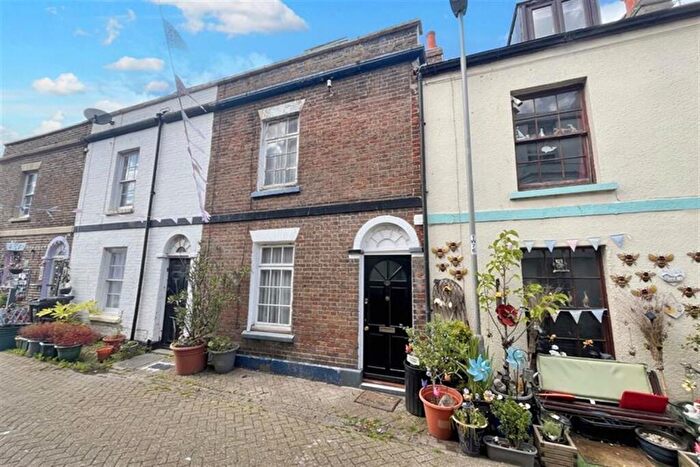 4 Bedroom Terraced House For Sale In Weymouth, DT4