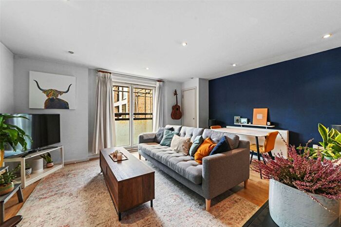 2 Bedroom Flat To Rent In Shore Road, Hackney, London, E9