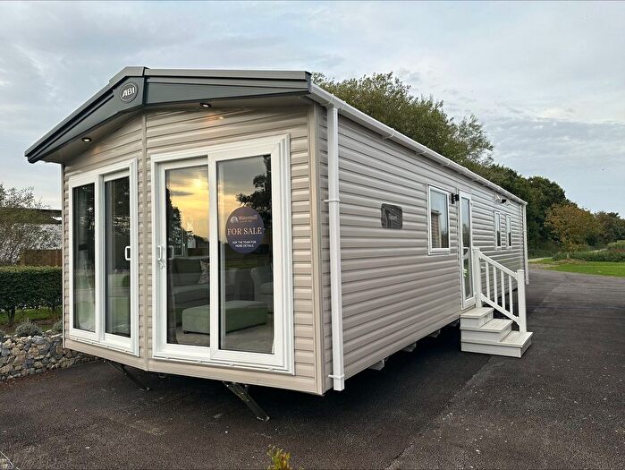 2 Bedroom Mobile/park Home For Sale In Station Road, Moortown, Market Rasen, LN7