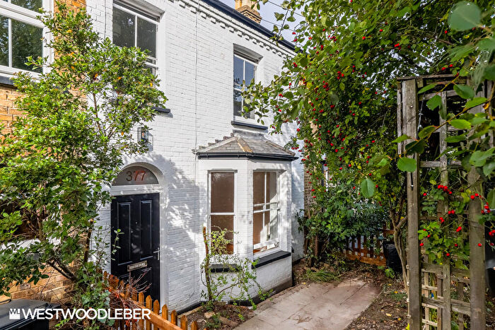 3 Bedroom Terraced House To Rent In Ware Road, Hertford, SG13