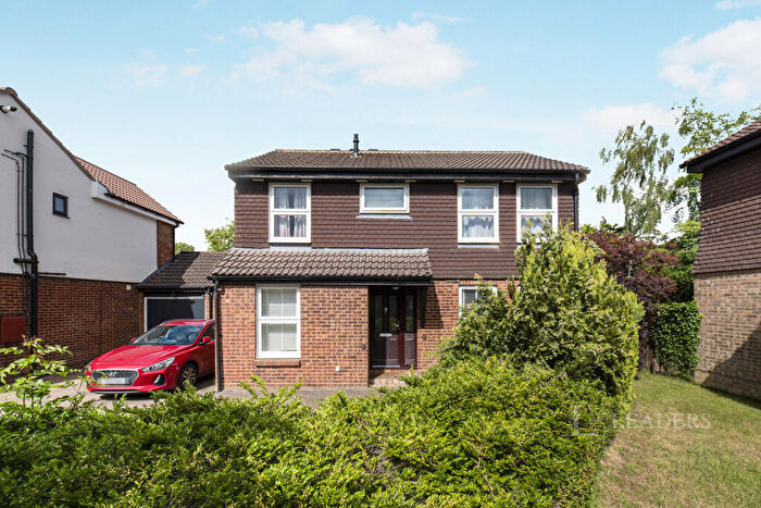 4 Bedroom Detached House To Rent In Elkins Gardens, Guildford, Surrey, GU4