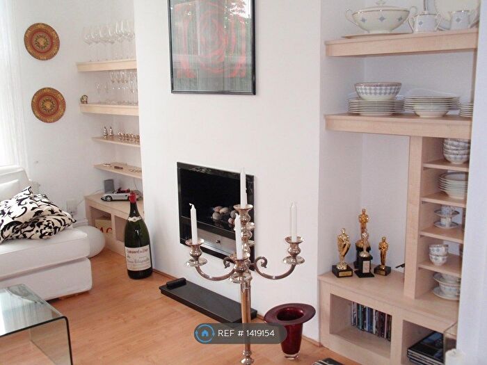 2 Bedroom Maisonette To Rent In Kew Road, Richmond, TW9