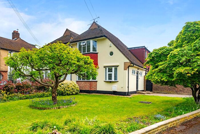 4 Bedroom Semi-Detached House For Sale In Parkdale Crescent, Worcester Park, KT4