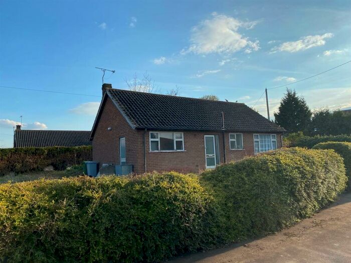 3 Bedroom Detached Bungalow For Sale In Main Street, Weston, Newark, NG23