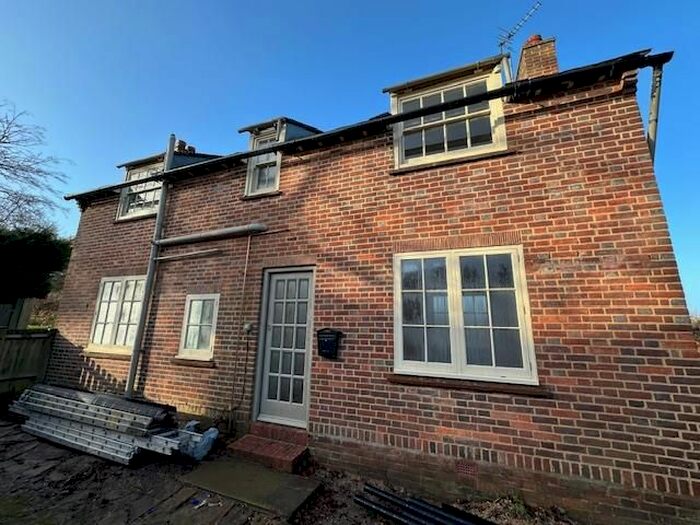 2 Bedroom Cottage To Rent In Peasmarsh, Rye, TN31