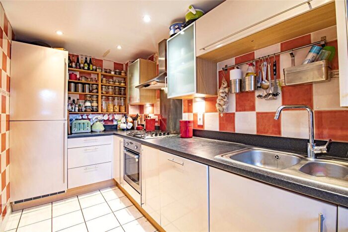 3 Bedroom Terraced House To Rent In Curzon Street, Reading, Berkshire, RG30