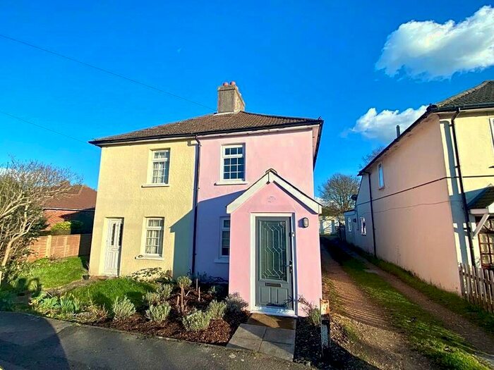 2 Bedroom Cottage To Rent In Fleet End Road, Warsash, SO31