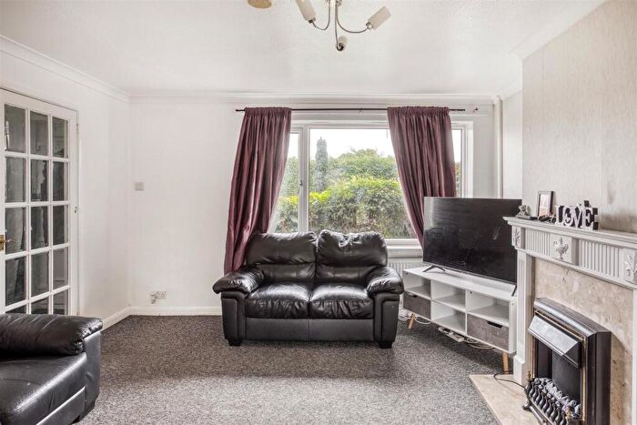 3 Bedroom Semi-Detached House To Rent In Chilson Drive, Mickleover, DE3