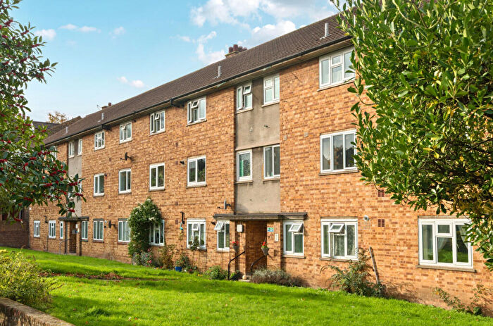 2 Bedroom Property For Sale In Shrewsbury Lane, London, SE18