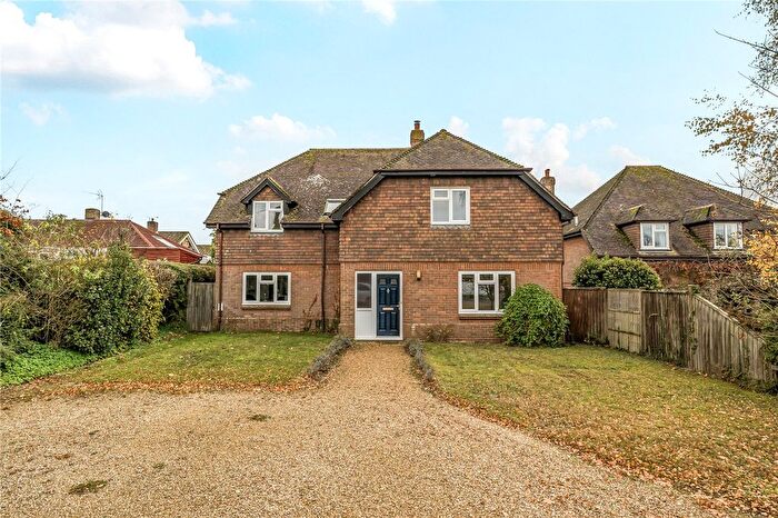 4 Bedroom Detached House To Rent In Jacklyns Lane, Alresford, Hampshire, SO24