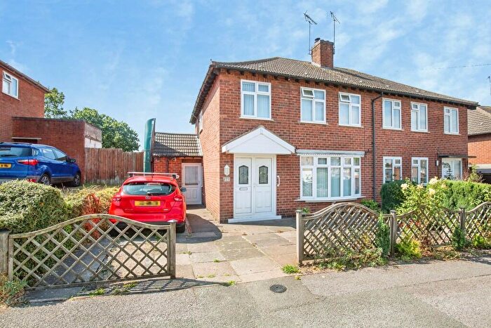 3 Bedroom Semi Detached House For Sale In Old Farm Road, Mancetter, CV9