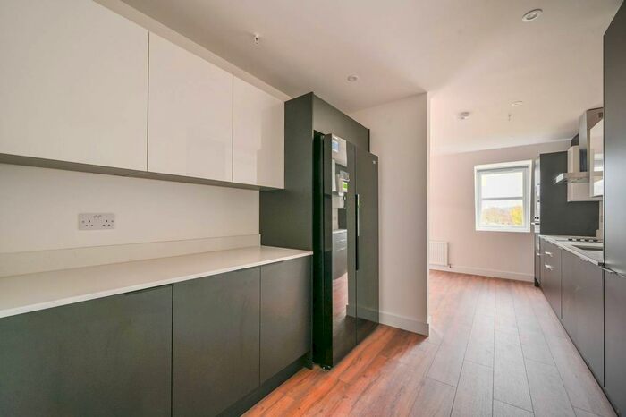 2 Bedroom Flat To Rent In Peckham Rye, Peckham Rye, London, SE15
