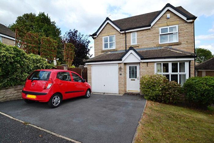 4 Bedroom Detached House For Sale In Greencroft Close, Idle, BD10