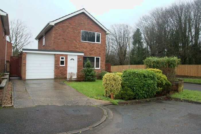 3 Bedroom Detached House To Rent In Hazel Close, Floral Way, Andover, SP10