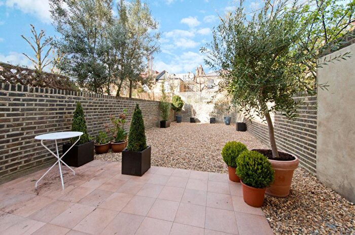 4 Bedroom Detached House To Rent In Balliol Road, North Kensington, London, Uk, W10