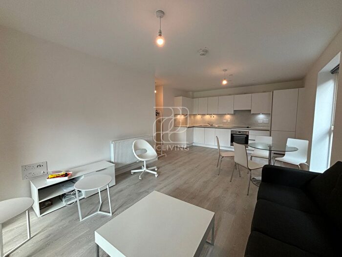2 Bedroom Flat To Rent In Tabbard Apartments, London, W3