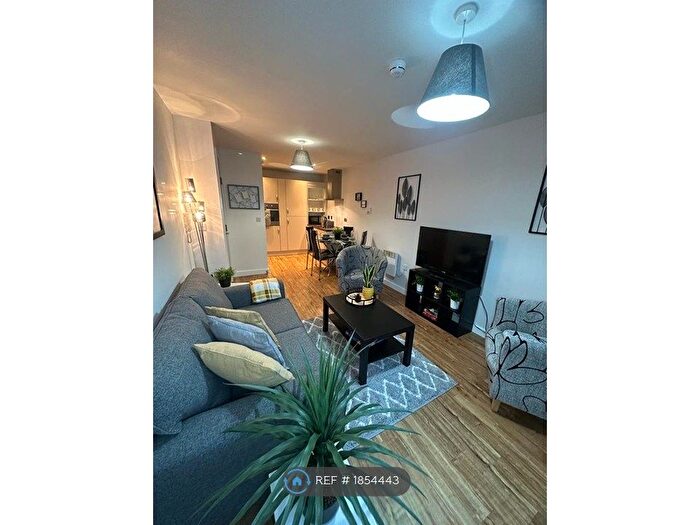 1 Bedroom Flat To Rent In Plaza Boulevard, Liverpool, L8