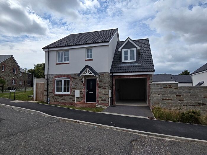 4 Bedroom Semi-Detached House For Sale In Carlton Way, Liskeard, Cornwall, PL14