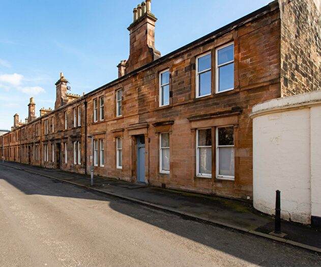 4 Bedroom Flat For Sale In / Maxwellton Road, Paisley, PA1