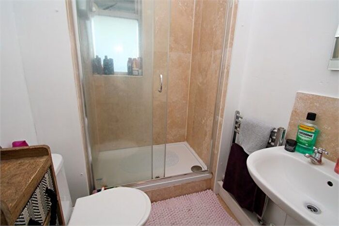 1 Bedroom Flat To Rent In Dunstan Court, Leacroft, Staines-Upon-Thames, TW18