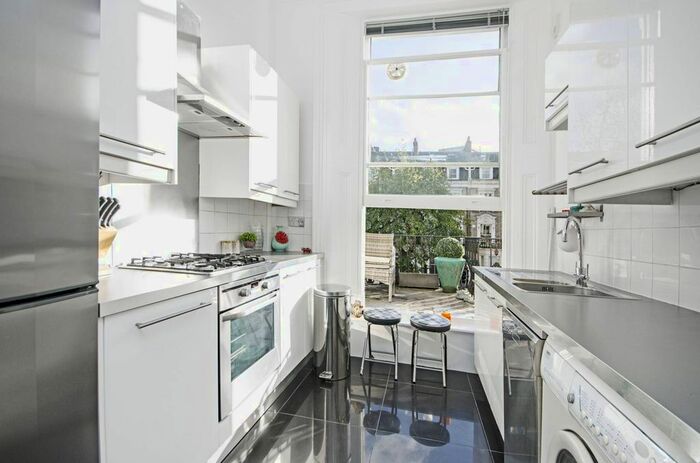 2 Bedroom Flat To Rent In Sutherland Avenue, Maida Vale, London, W9