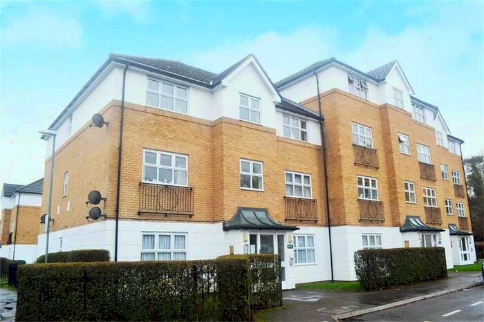 1 Bedroom Flat To Rent In Hillary Drive, Isleworth, TW7