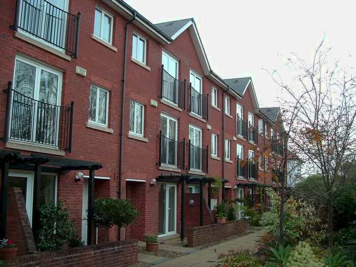 4 Bedroom Town House To Rent In Artillery Court, Barrack Road, Exeter, EX2