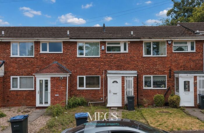 3 Bedroom Semi-Detached House For Sale In Fairgreen Way, Birmingham, West Midlands, B29