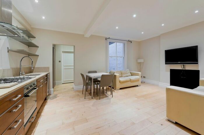 2 Bedroom Flat To Rent In Westbourne Gardens, London, Uk, W2