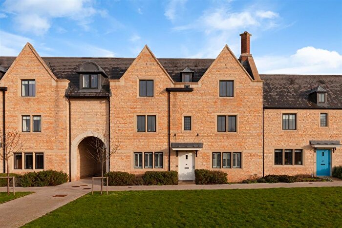 5 Bedroom Property For Sale In Sand Furlong, Bletchingdon, Kidlington, OX5