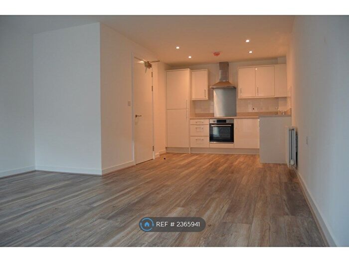 1 Bedroom Flat To Rent In Bell Street, Glasgow, G4
