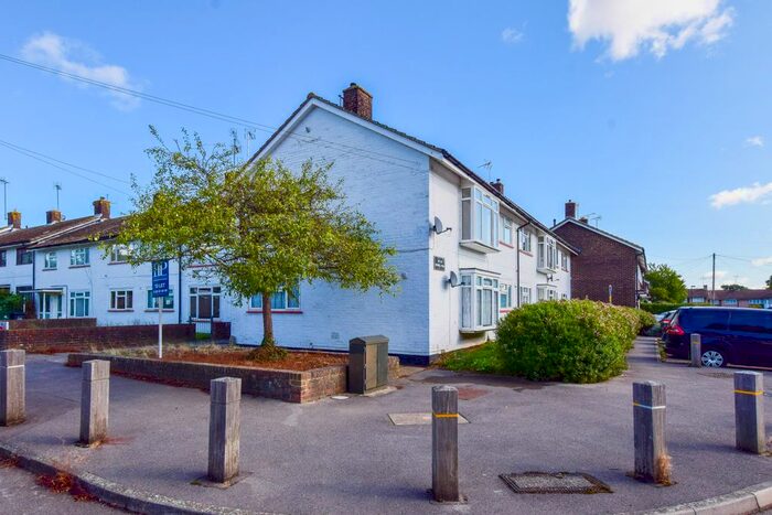 2 Bedroom Maisonette To Rent In Boswell Road, Crawley RH10